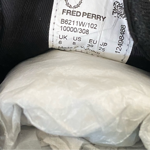 New with box Fred Perry black lace up sneakers size 8 - Picture 7 of 9